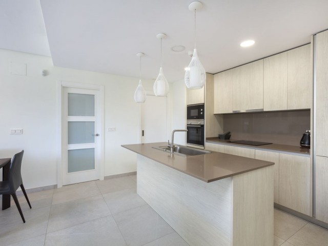 2 Bedrooms Apartment in Nueva Andalucía