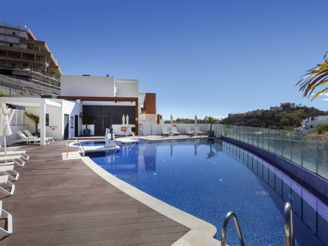 2 Bedrooms Apartment in Nueva Andalucía