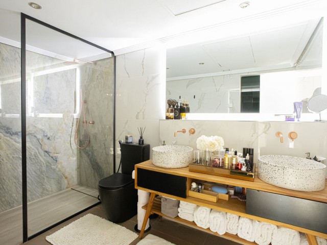 4 Bedrooms Apartment in Benahavís