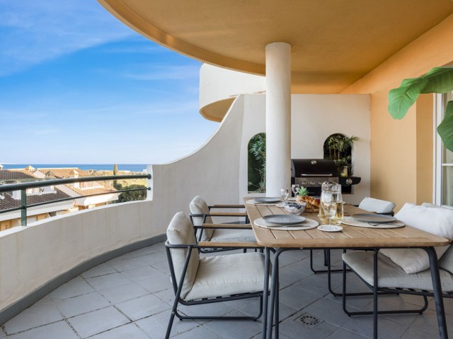 2 Bedrooms Apartment in Nueva Andalucía