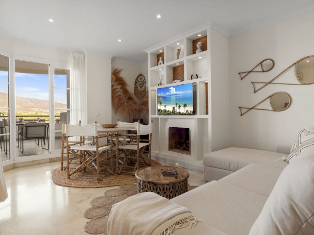 2 Bedrooms Apartment in Nueva Andalucía