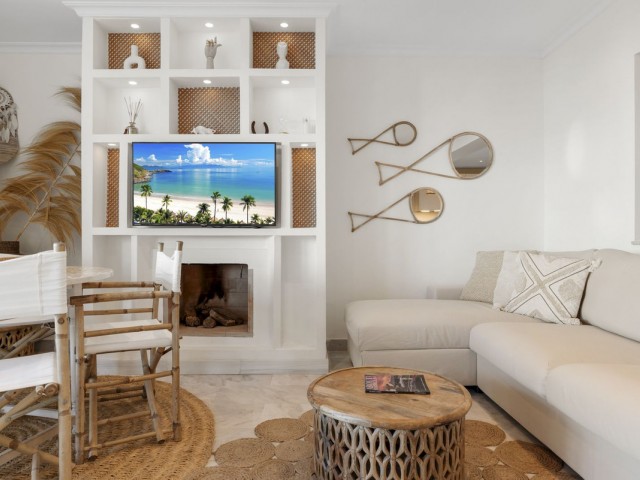 2 Bedrooms Apartment in Nueva Andalucía