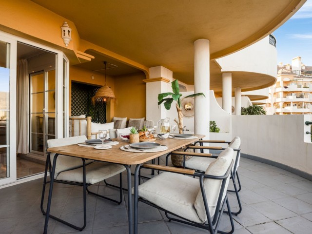 2 Bedrooms Apartment in Nueva Andalucía