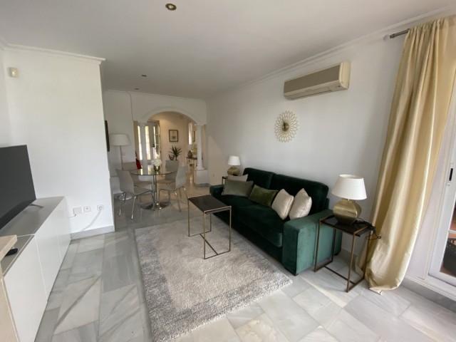 2 Bedrooms Apartment in Nueva Andalucía