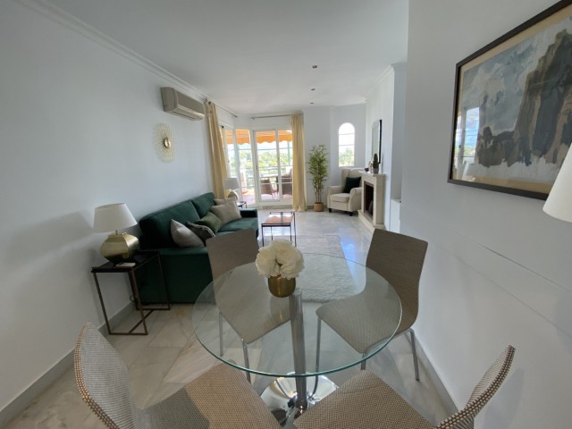 2 Bedrooms Apartment in Nueva Andalucía