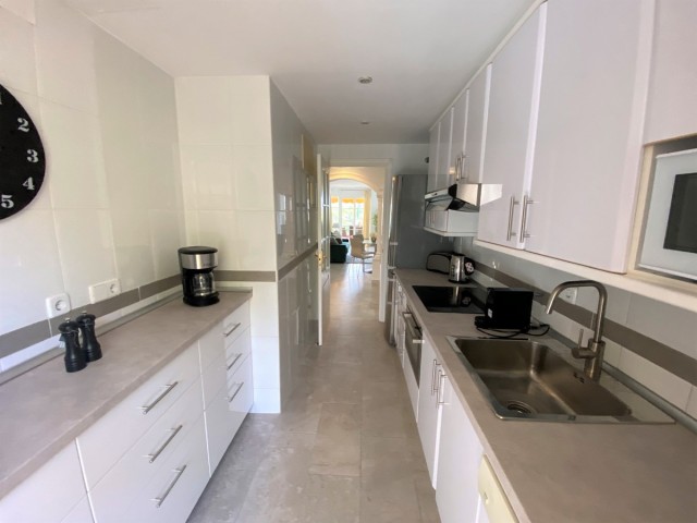 2 Bedrooms Apartment in Nueva Andalucía