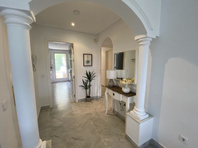 2 Bedrooms Apartment in Nueva Andalucía