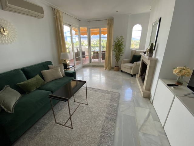 2 Bedrooms Apartment in Nueva Andalucía