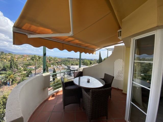 2 Bedrooms Apartment in Nueva Andalucía