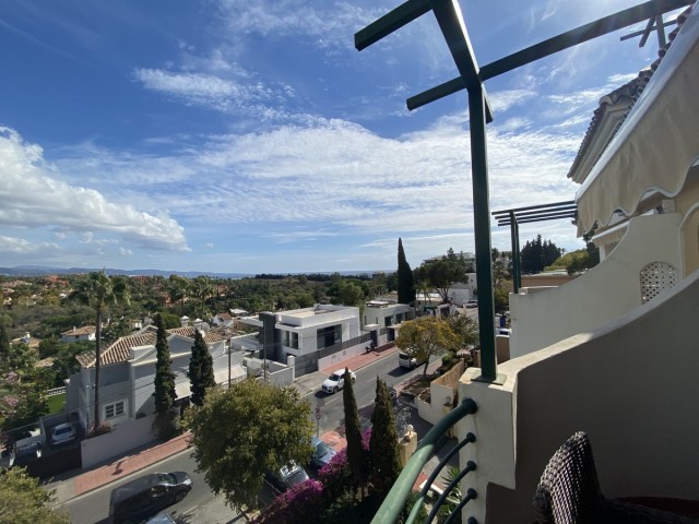 2 Bedrooms Apartment in Nueva Andalucía