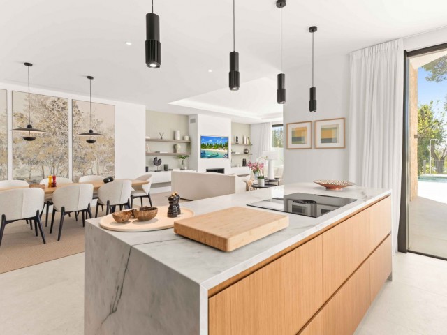 5 Bedrooms Villa in San Pedro de Alcántara