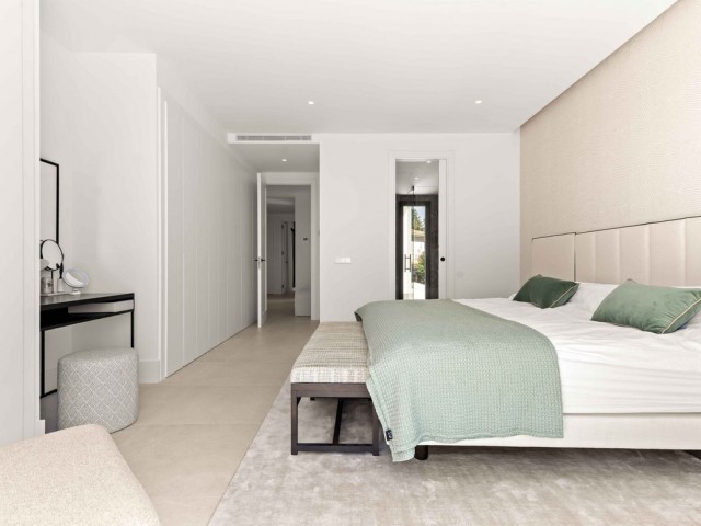 5 Bedrooms Villa in San Pedro de Alcántara