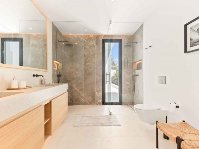 5 Bedrooms Villa in San Pedro de Alcántara