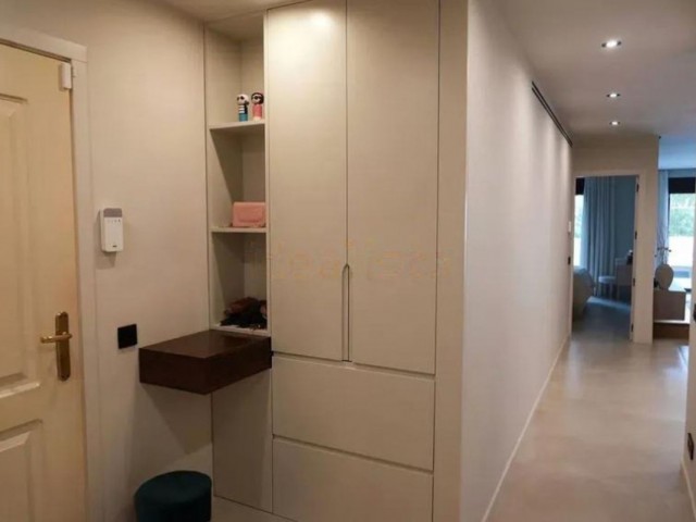 3 Makuuhuoneen Huoneisto Nueva Andalucía