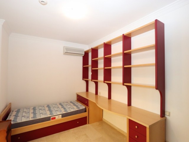 4 Schlafzimmer Reihenhaus in La Mairena