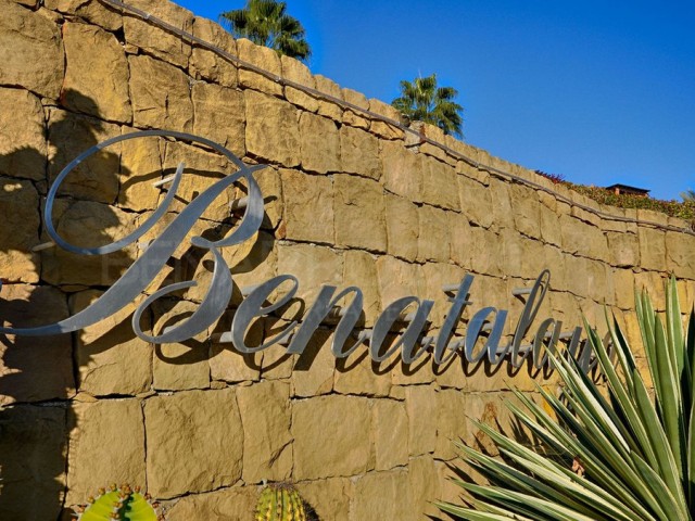 Apartamento con 3 Dormitorios  en Estepona