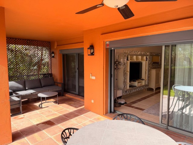 Apartamento con 3 Dormitorios  en Estepona