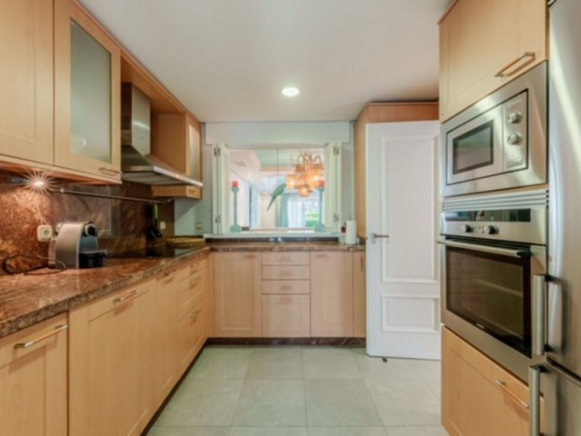 4 Bedrooms Townhouse in Estepona