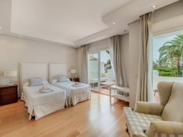 4 Bedrooms Townhouse in Estepona