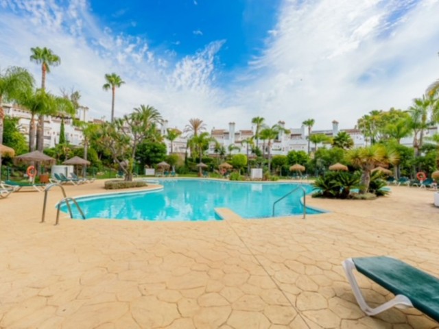 4 Bedrooms Townhouse in Estepona