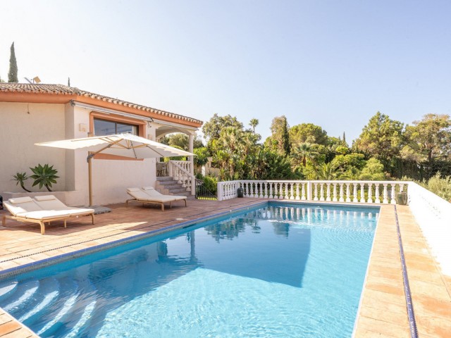 Villa con 5 Dormitorios  en El Rosario