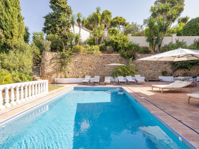 Villa con 5 Dormitorios  en El Rosario