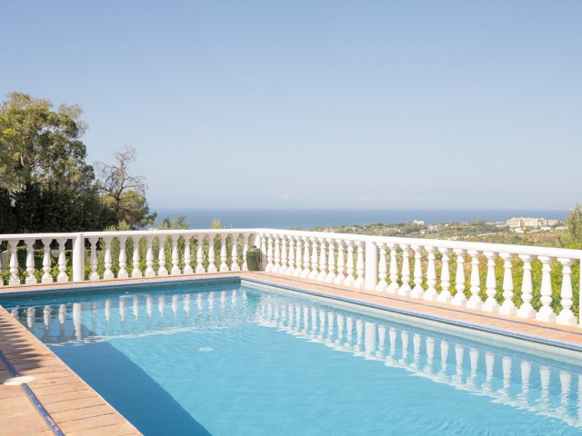 Villa con 5 Dormitorios  en El Rosario