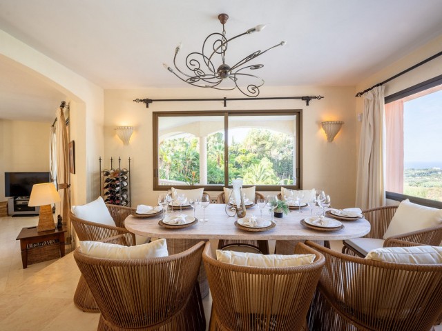 Villa con 5 Dormitorios  en El Rosario