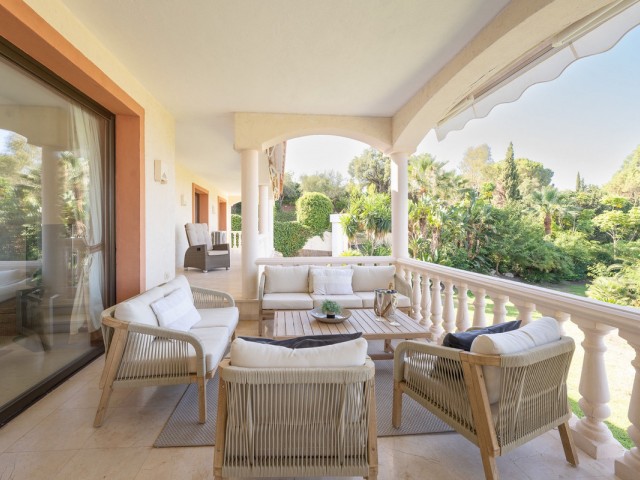 Villa con 5 Dormitorios  en El Rosario