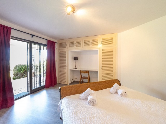 Villa con 5 Dormitorios  en El Rosario