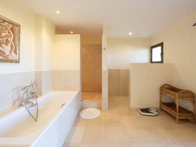 Villa con 5 Dormitorios  en El Rosario