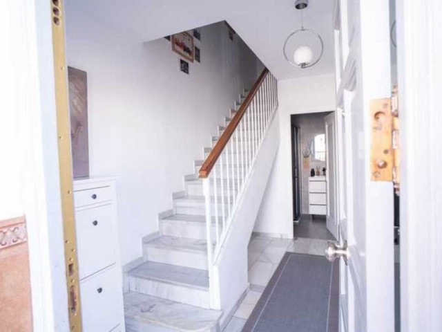 6 Makuuhuoneen Rivitalo Mijas