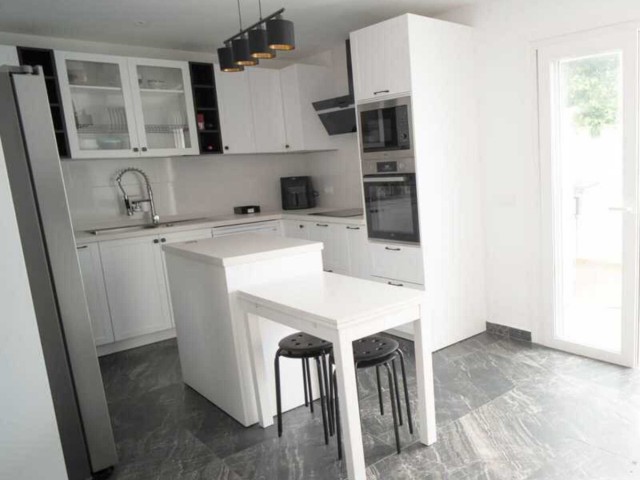 6 Makuuhuoneen Rivitalo Mijas