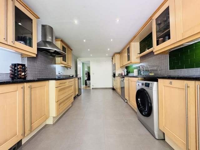 4 Schlafzimmer Reihenhaus in La Duquesa