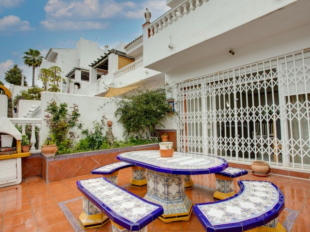 3 Bedrooms Townhouse in Estepona