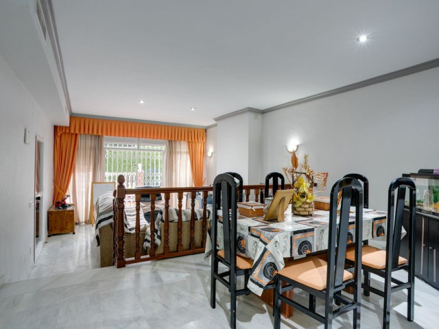 3 Bedrooms Townhouse in Estepona