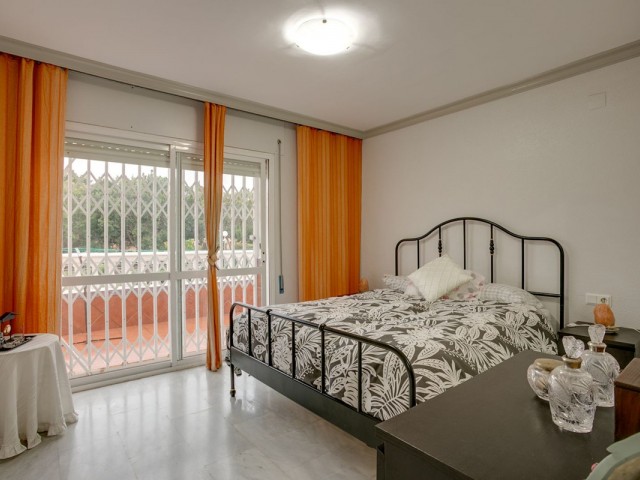3 Bedrooms Townhouse in Estepona