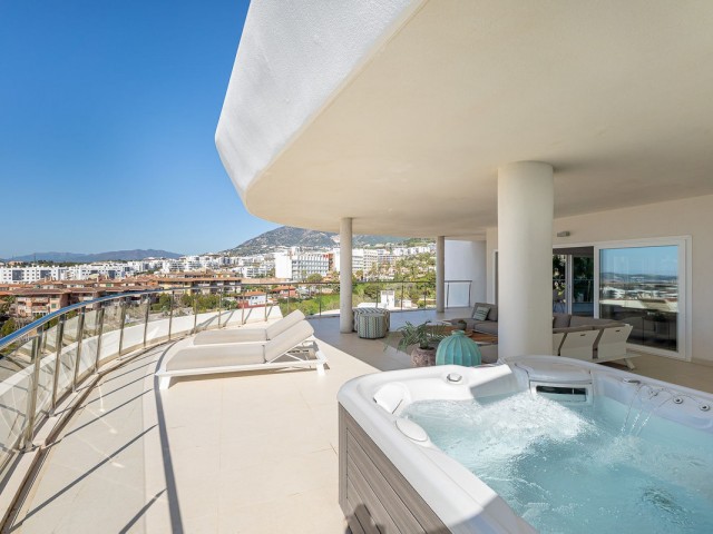 3 Bedrooms Apartment in Benalmadena