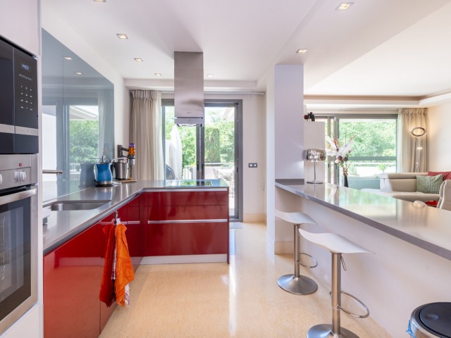 3 Bedrooms Apartment in Benahavís