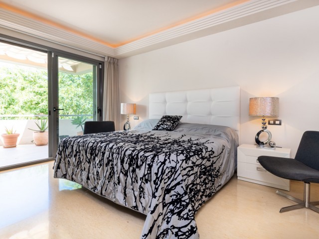 3 Bedrooms Apartment in Benahavís