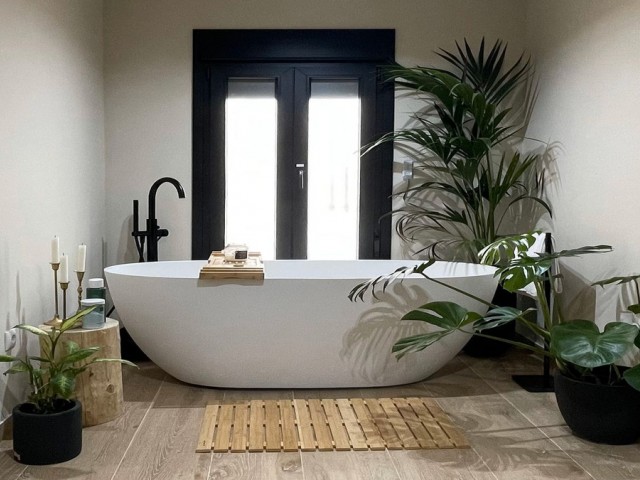 2 Bedrooms Apartment in Puerto Banús