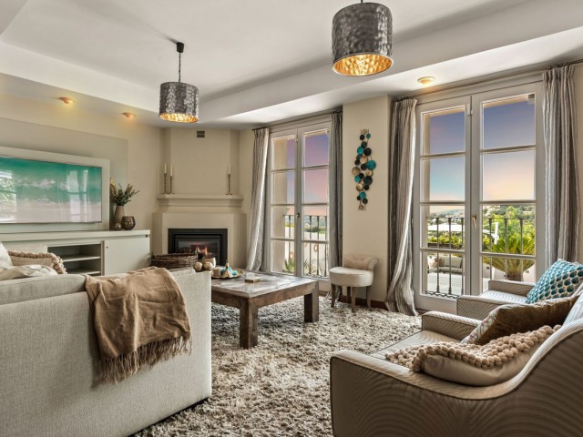 Maison mitoyenne avec 5 Chambres  à La Heredia