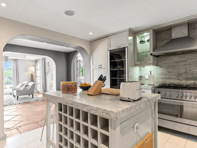 Maison mitoyenne avec 5 Chambres  à La Heredia