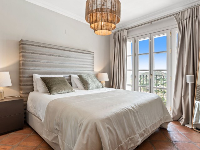 Maison mitoyenne avec 5 Chambres  à La Heredia