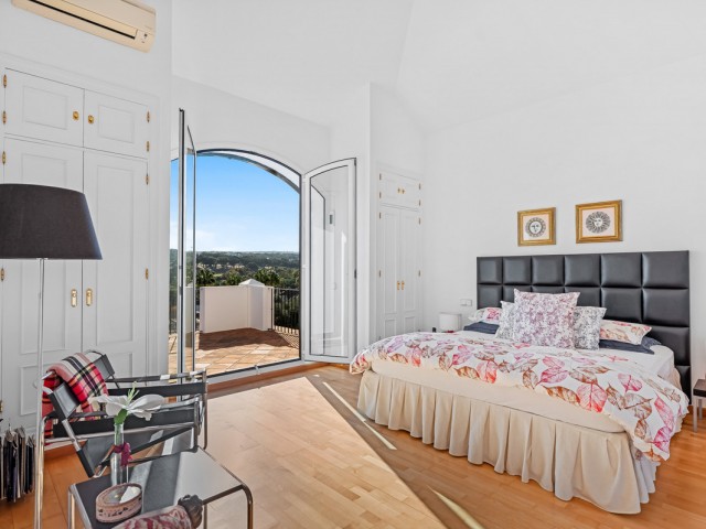 6 Bedrooms Villa in Sotogrande