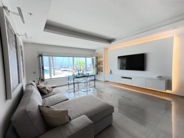 2 Bedrooms Apartment in Puerto Banús