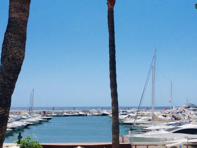 2 Bedrooms Apartment in Puerto Banús