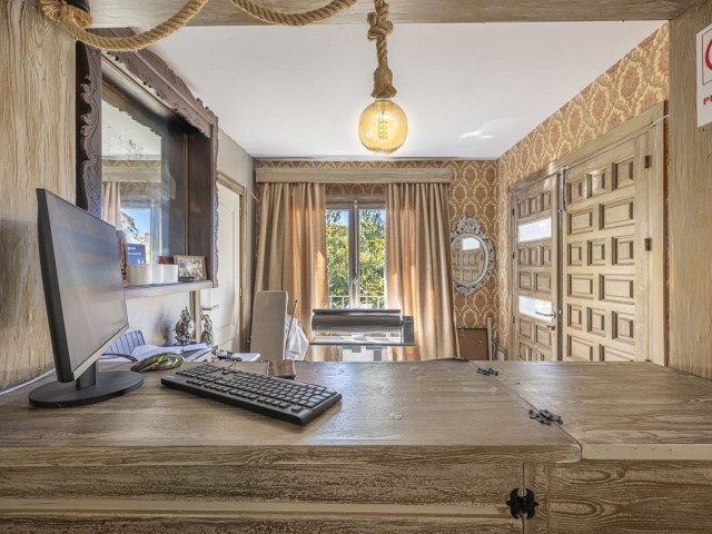 12 Bedrooms Villa in Marbella