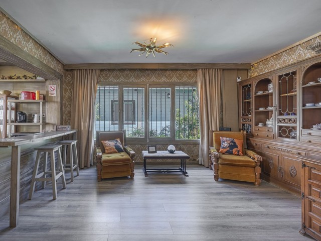 12 Bedrooms Villa in Marbella