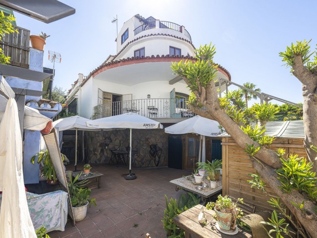 12 Bedrooms Villa in Marbella